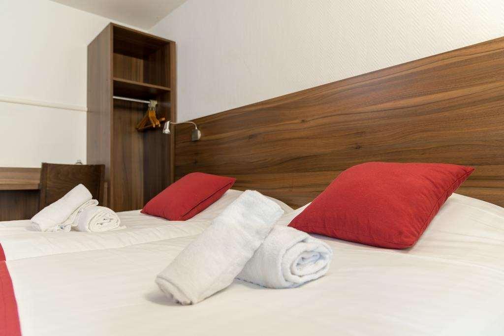 Brit Hotel Plaisance A9/A61 Narbonne Room photo
