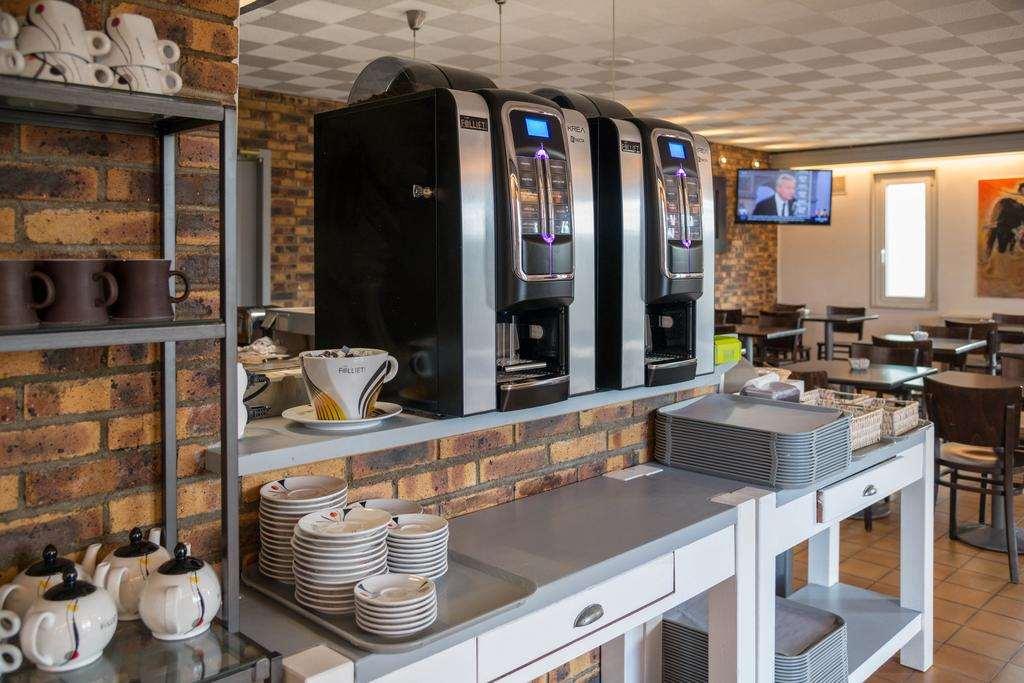 Brit Hotel Plaisance A9/A61 Narbonne Restaurant photo